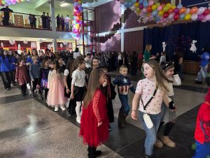 Choinka dla m�odszych klas - pe�na rado�ci i u�miechu!